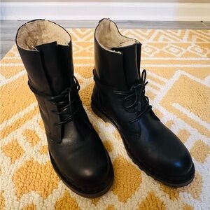Black Leather woman’s Boots